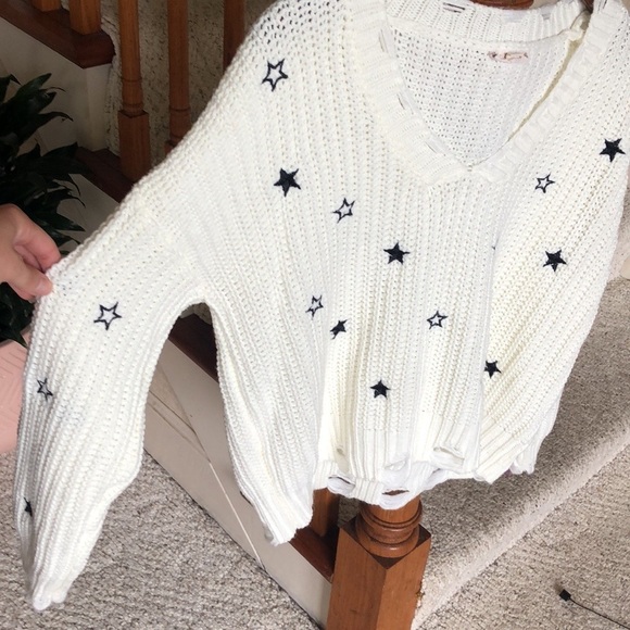 Hem & Thread Distressed Knit Star Embroidered V Neck Sweatshirt Fourth OF July - Picture 9 of 16